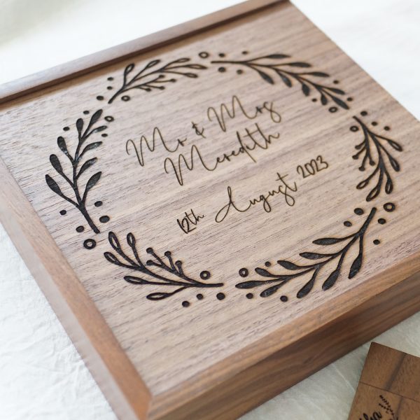 Wooden wedding photography box and USB stick